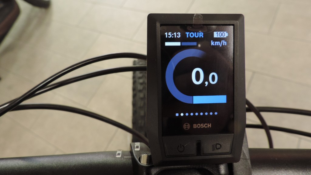 Assistenza Tour evidenziata con colore azzurro su computer Kyox della Bosch