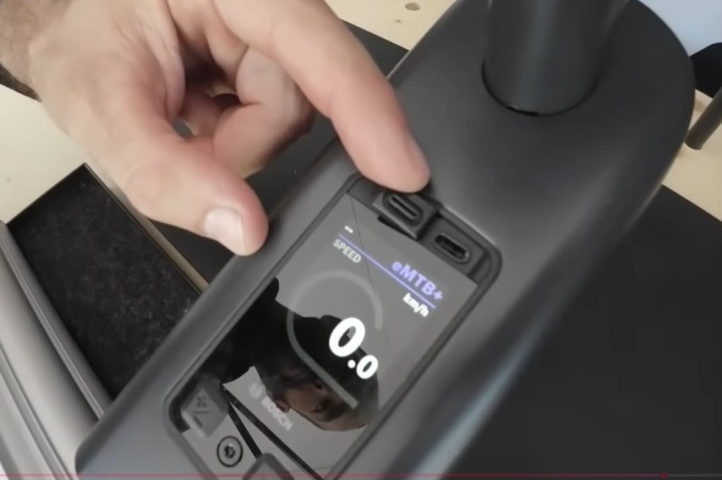 PORTA USBC  del display kiox 400 per ricaricare dispositivi